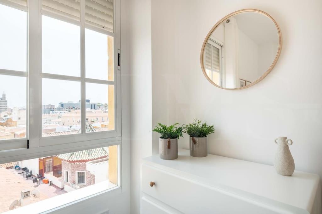 Sunlit & Fresh Apartment - Center By Rems Málaga Esterno foto