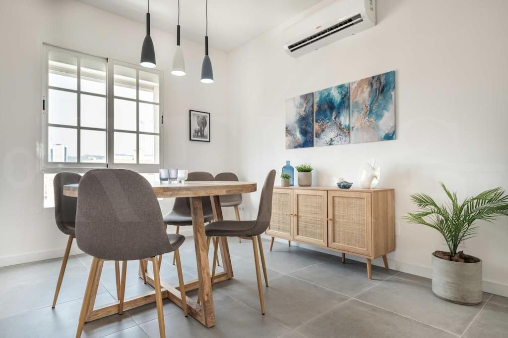 Sunlit & Fresh Apartment - Center By Rems Málaga Esterno foto