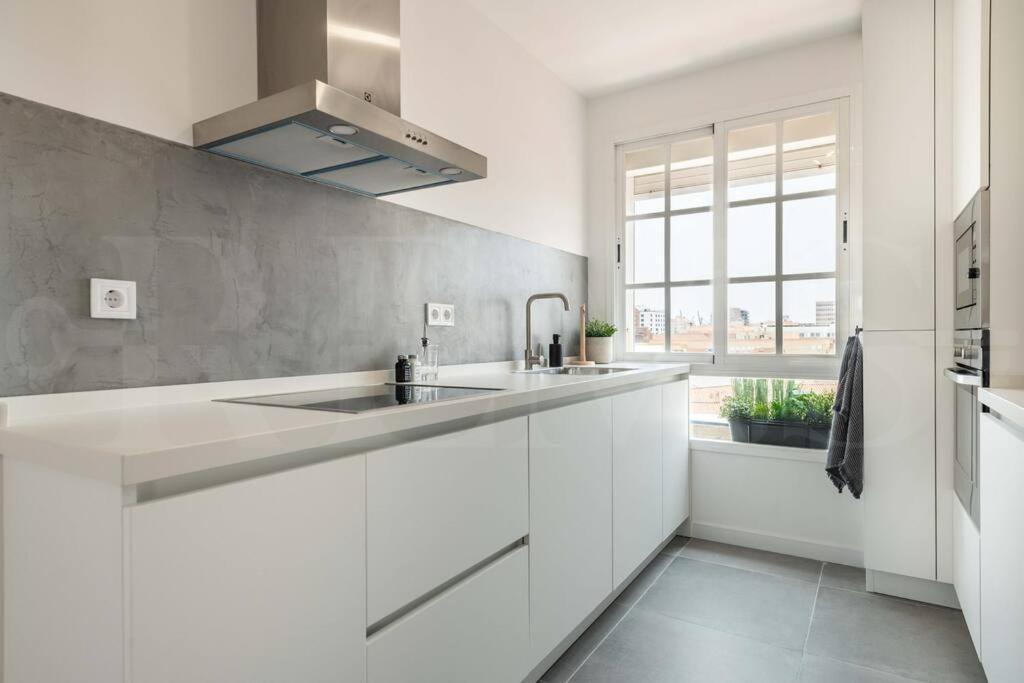 Sunlit & Fresh Apartment - Center By Rems Málaga Esterno foto