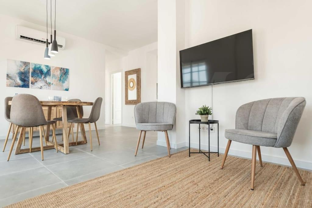 Sunlit & Fresh Apartment - Center By Rems Málaga Esterno foto