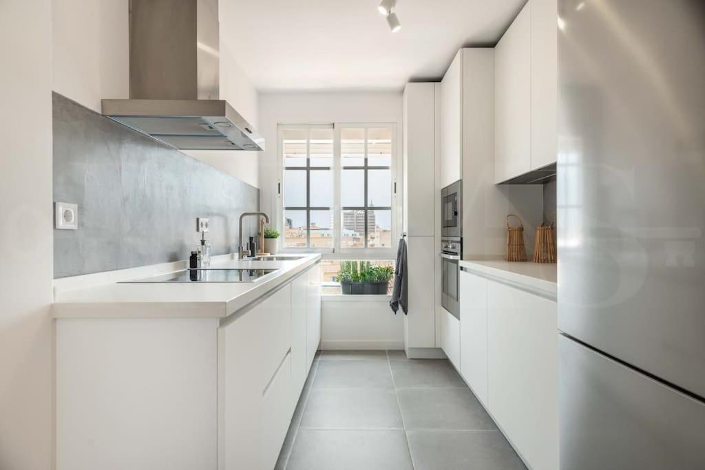 Sunlit & Fresh Apartment - Center By Rems Málaga Esterno foto