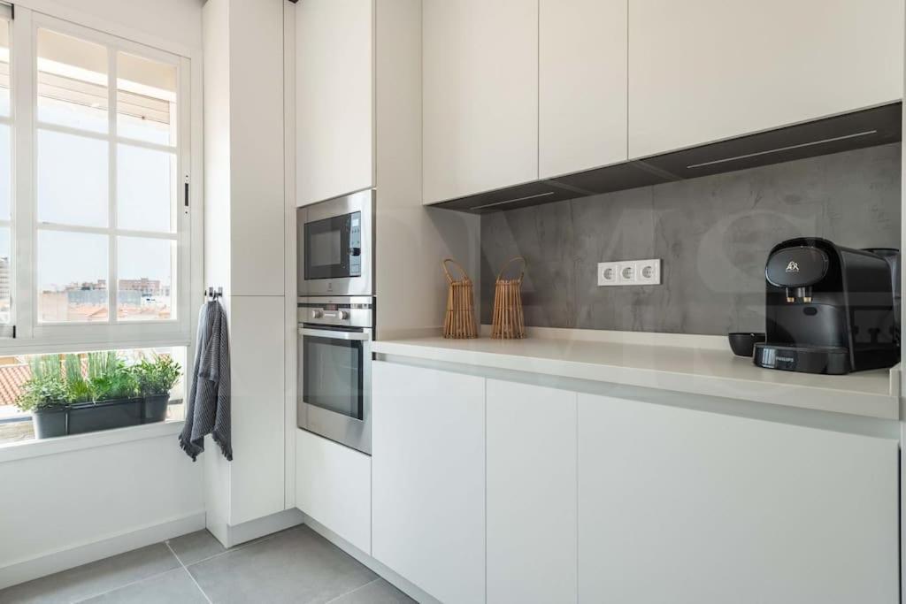 Sunlit & Fresh Apartment - Center By Rems Málaga Esterno foto